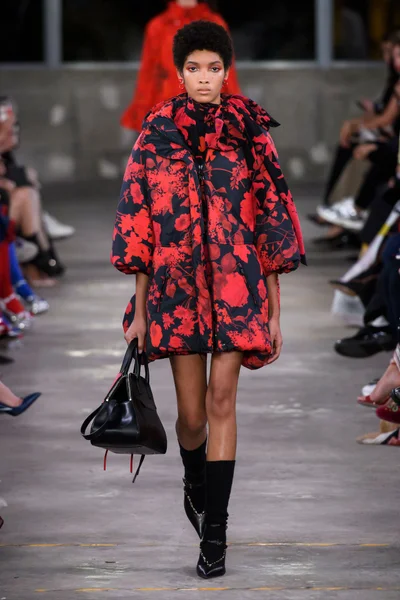 Look 15